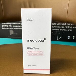 Medicube PDRN Pink Peptide Serum